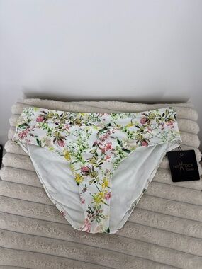 Nip/Tuck Swim Floral Bikini Bottoms - White  size 10 nwt